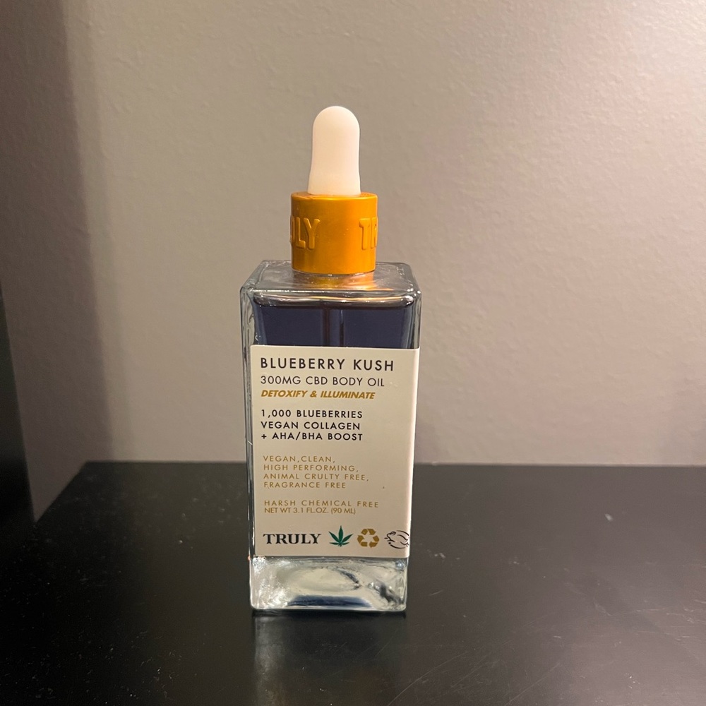NEVER USED Truly Beauty Blueberry Body Oil